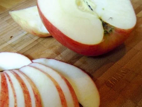 Scharfe Frikadellen mit Fenchel-Apfel-Gemüse - Rezept - Bild Nr. 2