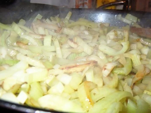 Scharfe Frikadellen mit Fenchel-Apfel-Gemüse - Rezept - Bild Nr. 6