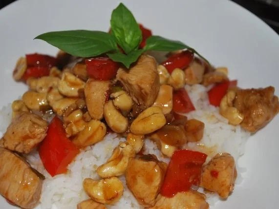 Thai-Hähnchen mit Cashewnüssen - Rezept