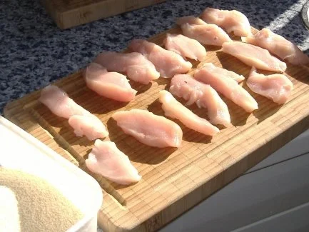 Kräuterbackhendel mit Zitronendip - Rezept - Bild Nr. 2