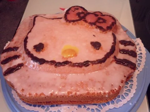 Hallo Kittykuchen zum Geburtstag meiner Enkelin   (Joghurtkuchen) - Rezept - Bild Nr. 2