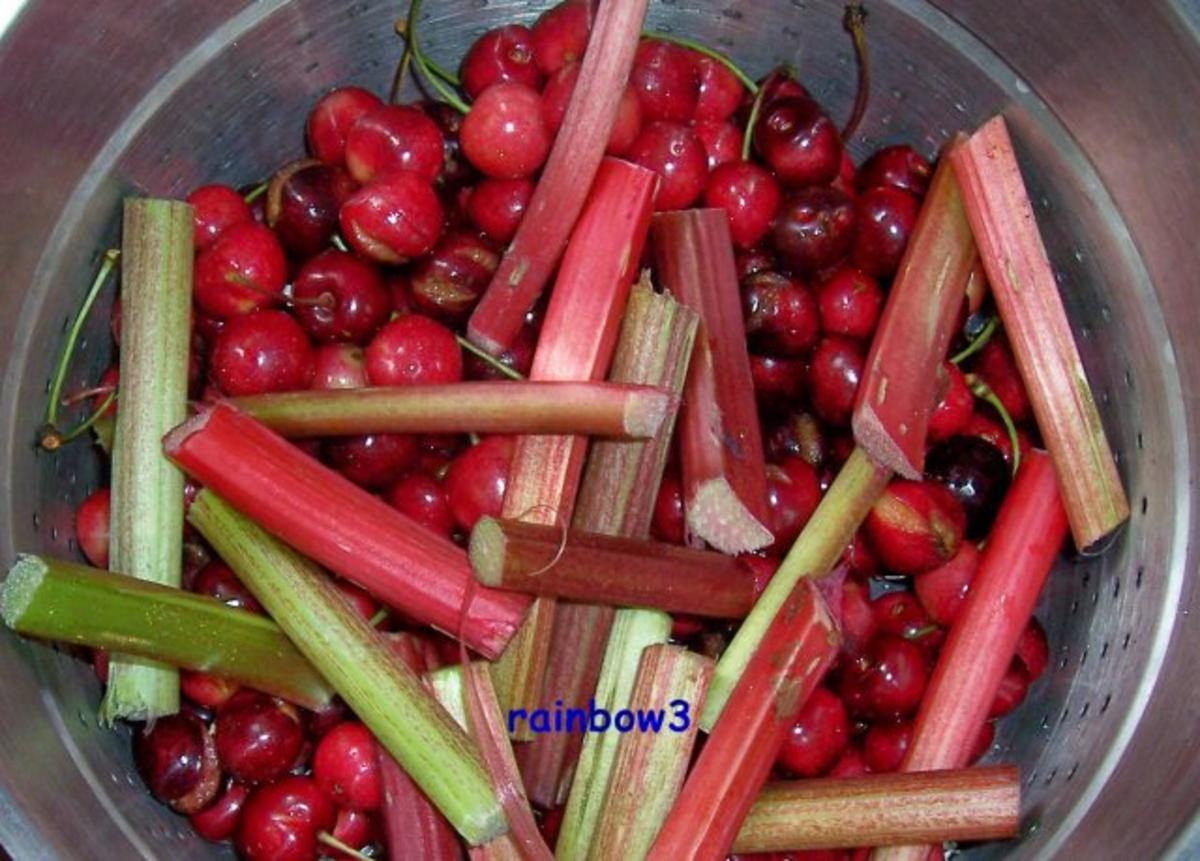 Einmachen: Süßkirsch-Rhabarber-Gelee und -Sirup - Rezept - kochbar.de