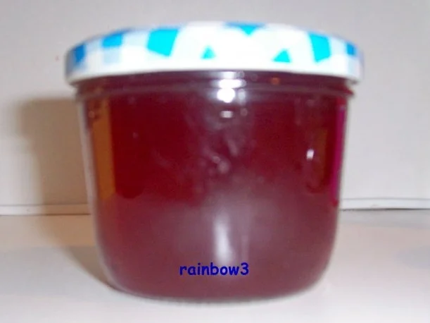 Rezept: Einmachen: Süßkirsch-Rhabarber-Gelee und -Sirup Bild Nr. 3 Einmachen: Süßkirsch-Rhabarber-Gelee und -Sirup - Rezept - Bild Nr. 3