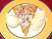 Grossif-Apfelkuchen mit Vanilleeis und Marzipan (Bruno Eyron) - Rezept