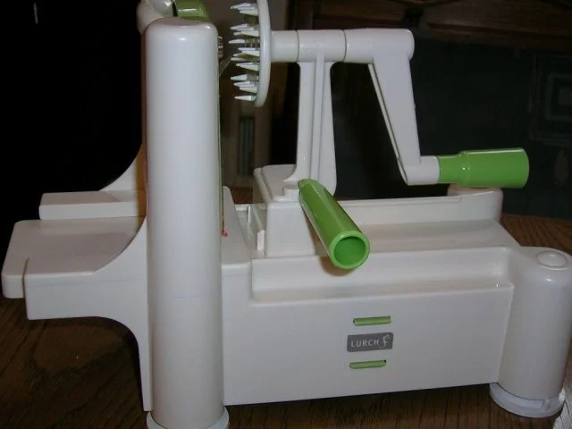 Rezept: Stielkotelett mit Kapern und Sardellen, an geschmorten Tomaten mit Twister Kartoffeln Bild Nr. 6 Stielkotelett mit Kapern und Sardellen, an geschmorten Tomaten mit Twister Kartoffeln - Rezept - Bild Nr. 6