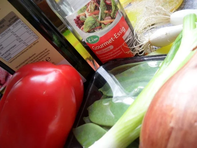 Rezept: Zuckerschoten-Salat mit roter Paprika Bild Nr. 2 Zuckerschoten-Salat mit roter Paprika - Rezept - Bild Nr. 2