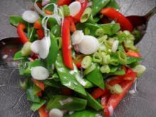 Zuckerschoten-Salat mit roter Paprika - Rezept