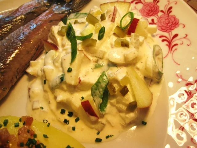 Rezept: "Neue Matjes" mit einem köstlichen Dip ... Bild Nr. 8 "Neue Matjes" mit einem köstlichen Dip ... - Rezept - Bild Nr. 8