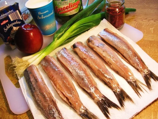 Rezept: "Neue Matjes" mit einem köstlichen Dip ... Bild Nr. 2 "Neue Matjes" mit einem köstlichen Dip ... - Rezept - Bild Nr. 2