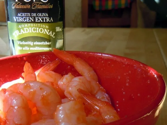 Spaghetti mit Tomaten-Wodka-Sugo und gebratenen scharfen Crevetten - Rezept - Bild Nr. 2