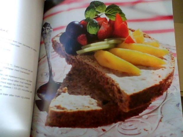 Nusskuchen Ein sehr leichter und einfacher Kuchen, der Nusskuchen Ein sehr leichter und einfacher Kuchen, der