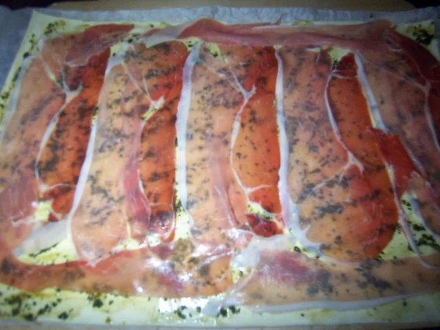 Rezept: Salbei-Käse-Schinken-Blätterteig-Häppchen Bild Nr. 4 Salbei-Käse-Schinken-Blätterteig-Häppchen - Rezept - Bild Nr. 4