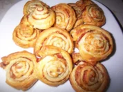 Salbei-Käse-Schinken-Blätterteig-Häppchen - Rezept