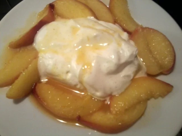 Karamellisierte Pfirische mit Vanille-Mascarponemousse - Rezept - Bild Nr. 4