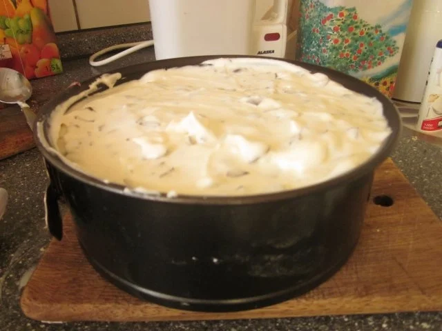 Rezept: Stracciatella-Schokoladen-Torte mit Kirschen im Miniformat Bild Nr. 4 Stracciatella-Schokoladen-Torte mit Kirschen im Miniformat - Rezept - Bild Nr. 4