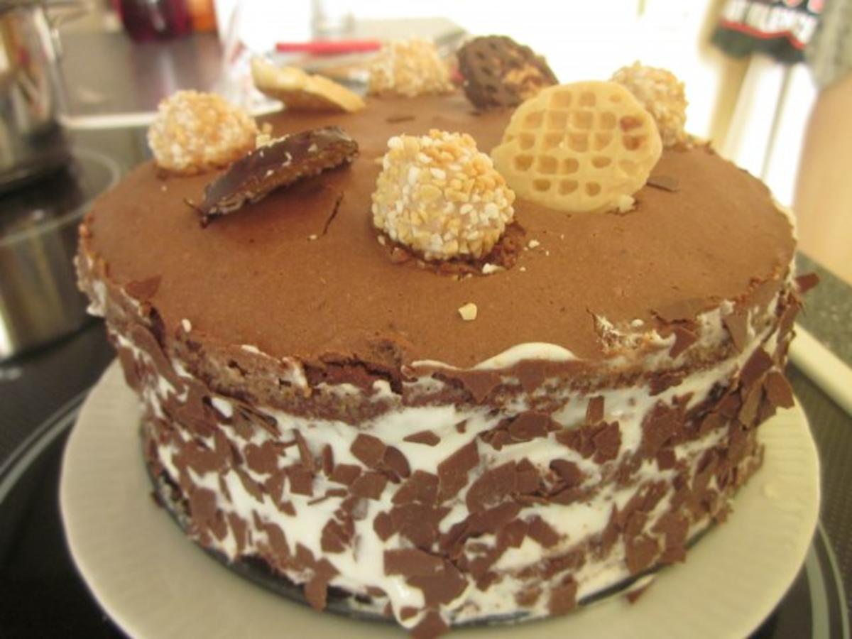 Stracciatella-Schokoladen-Torte mit Kirschen im Miniformat - Rezept - Bild Nr. 2