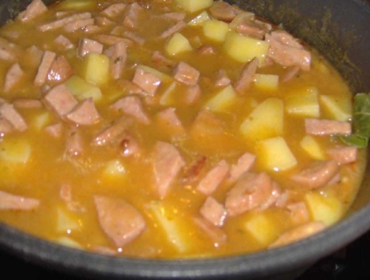 Erdäpfelgulasch ( Kartoffelgulasch) mit Wurst - Rezept - kochbar.de