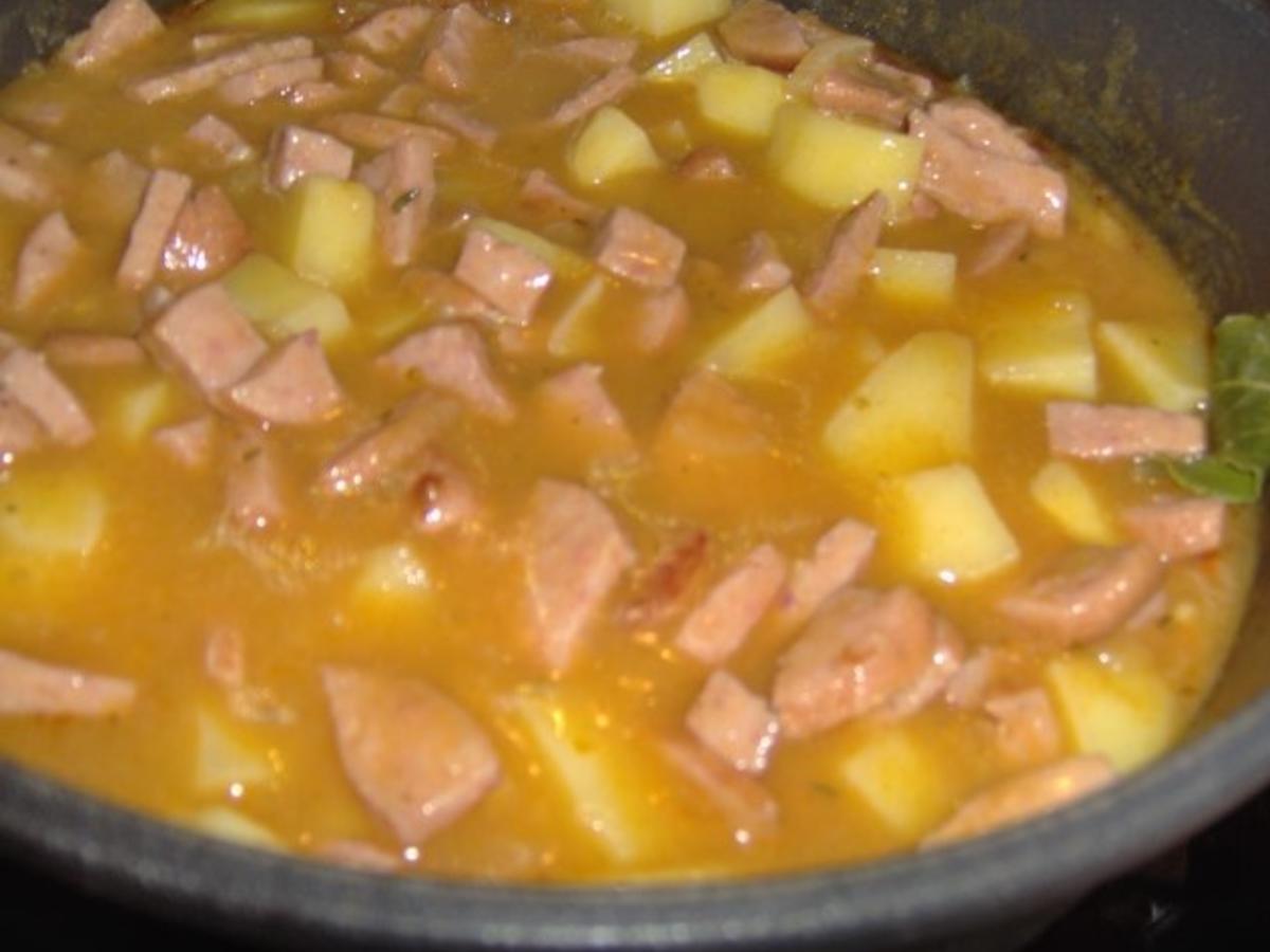 Erdäpfelgulasch Kartoffelgulasch mit Wurst - schnell &amp; einfach - von ...