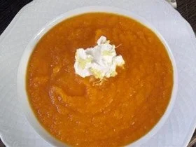 Beschwippstes Karotten-Ingwer-O-saft Süppchen - Rezept