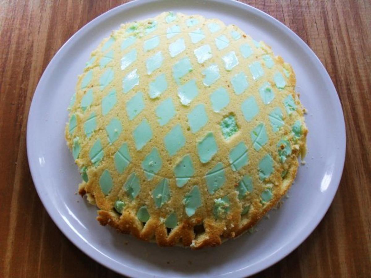 Waldmeistertorte - schnell &amp; einfach - 91 kcal/100g