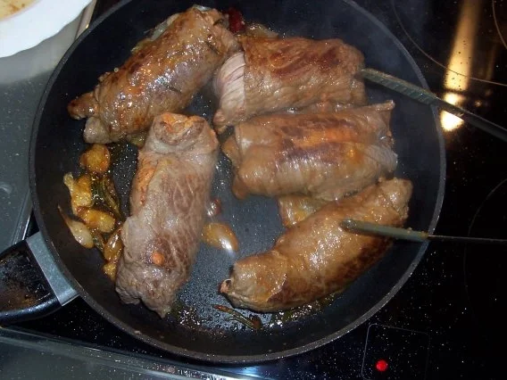 Rezept: Rinderroladen in pikanter Ausführung Rinderroladen in pikanter Ausführung - Rezept