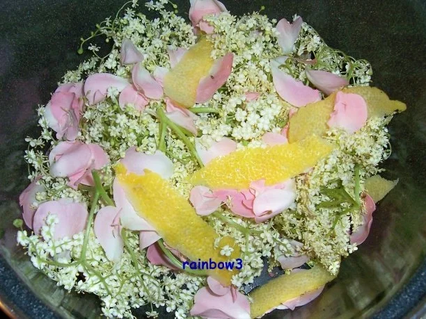 Rezept: Einmachen: Duftender Brotaufstrich Bild Nr. 2 Einmachen: Duftender Brotaufstrich - Rezept - Bild Nr. 2