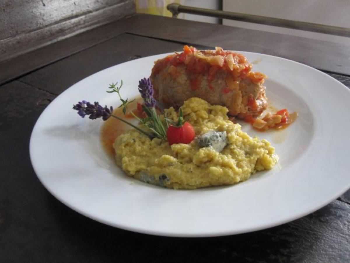 Bilder für Schnitzelroulade mit Blue-Cheese-Polenta - Rezept