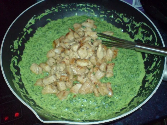 Spaghetti mit Putentitten-Spinat-Sahne-Soße - Rezept - Bild Nr. 6