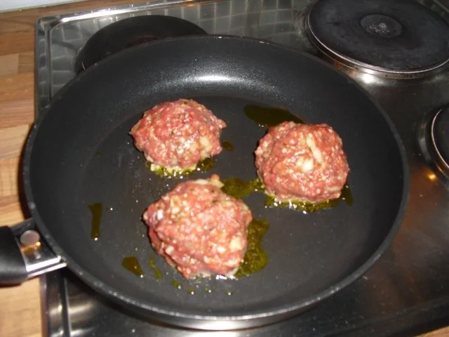 Fleischpflanzerl mit Rot- und Rosenkohl - Rezept - Bild Nr. 3