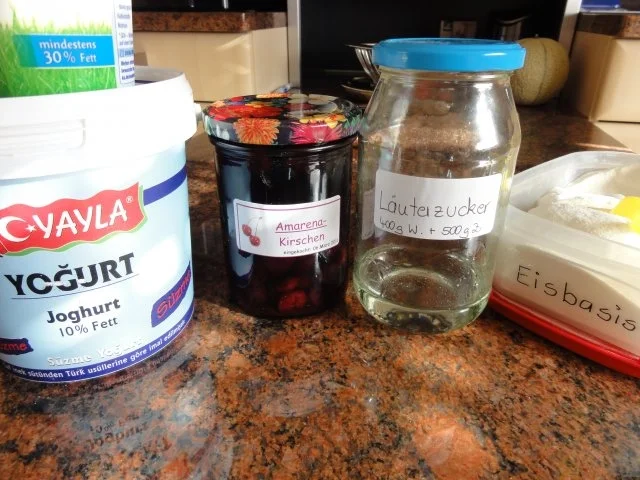 Eis:  JOGHURT - AMARENA - SAHNE - Rezept - Bild Nr. 3