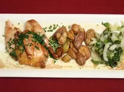 Rezept: Getrüffelter Bratfasan mit Rotwein, Bratkartoffeln und Pak Choy Getrüffelter Bratfasan mit Rotwein, Bratkartoffeln und Pak Choy - Rezept