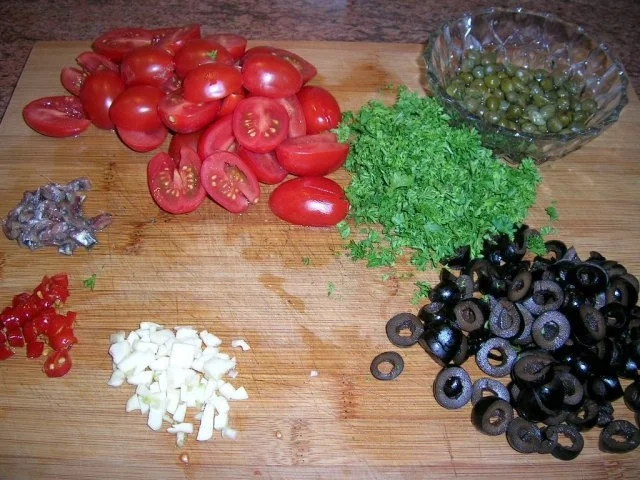 Spaghetti alla puttanesca  (was diese Bezeichnung bedeutet, erkläre ich hier nicht) *lach* - Rezept - Bild Nr. 5