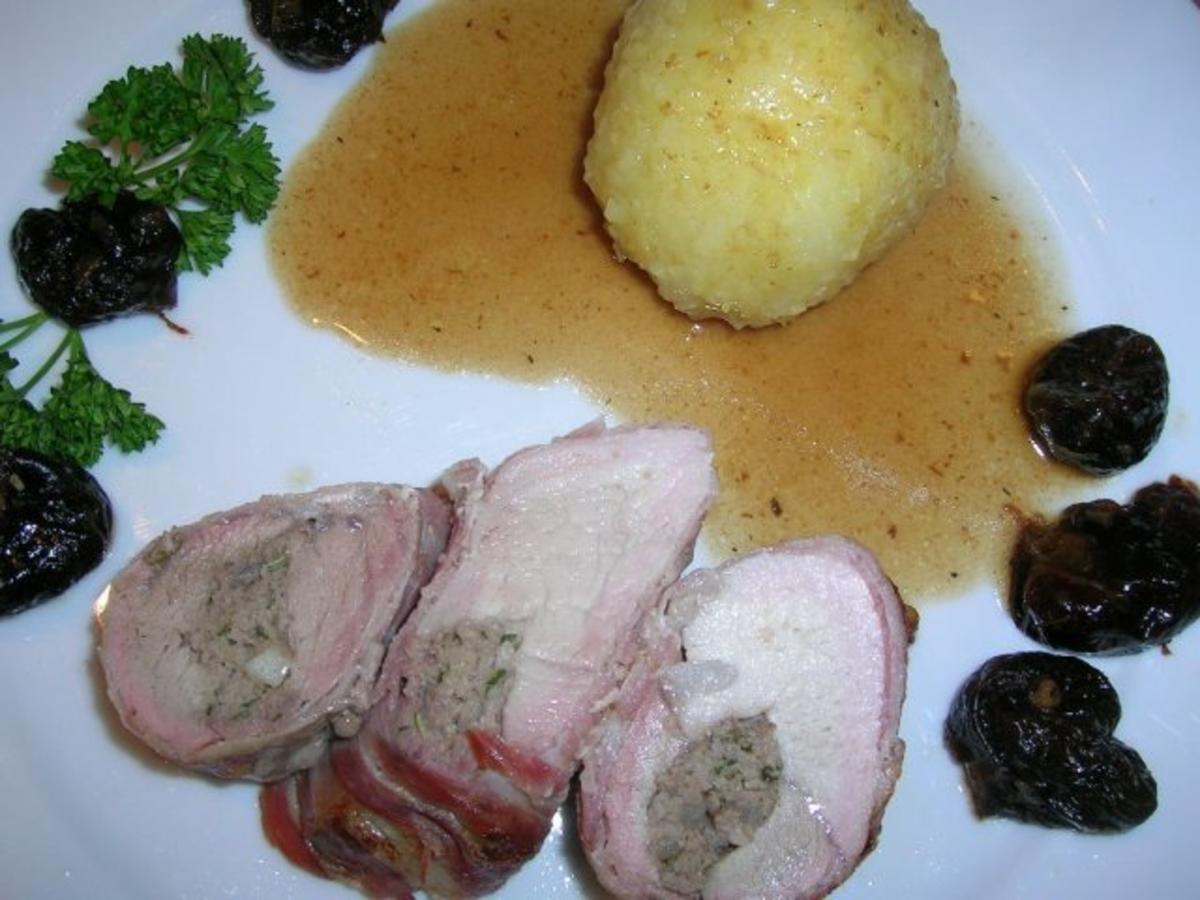 Zopf (gefüllt)  aus Schweinerücken  mit himmlischer Pflaumensauce - Rezept - Bild Nr. 2