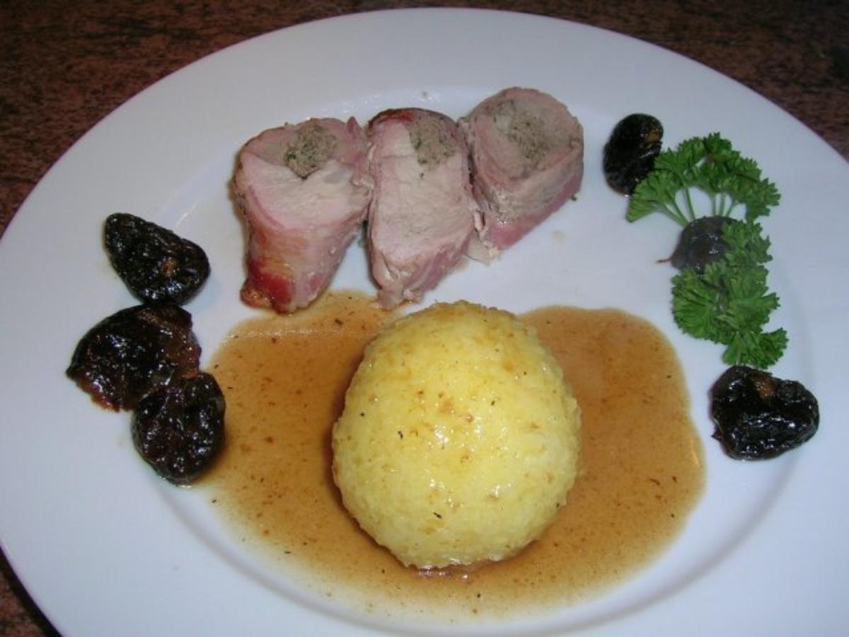 Zopf (gefüllt)  aus Schweinerücken  mit himmlischer Pflaumensauce - Rezept - Bild Nr. 15