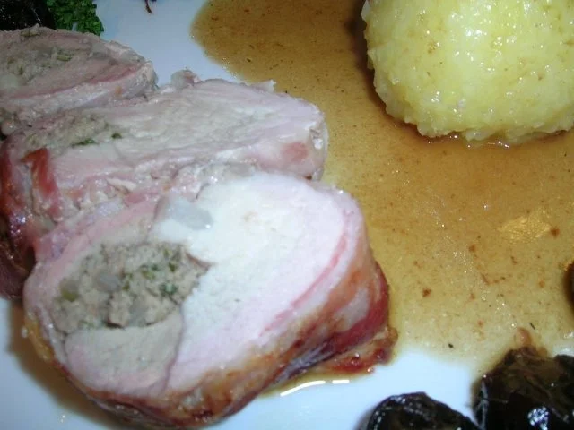 Zopf (gefüllt)  aus Schweinerücken  mit himmlischer Pflaumensauce - Rezept - Bild Nr. 17