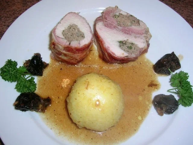 Zopf (gefüllt)  aus Schweinerücken  mit himmlischer Pflaumensauce - Rezept - Bild Nr. 20