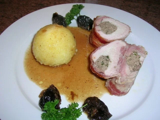 Zopf (gefüllt)  aus Schweinerücken  mit himmlischer Pflaumensauce - Rezept - Bild Nr. 21