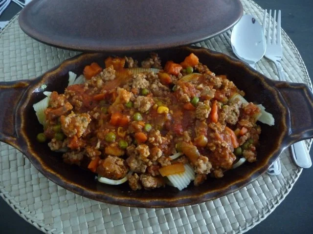 Rezept: Hackfleisch : Putenhack-Bolonese mit Nudeln Hackfleisch : Putenhack-Bolonese mit Nudeln - Rezept