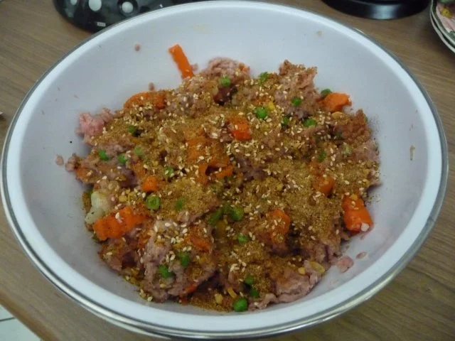 Rezept: Hackfleisch : Putenhack-Bolonese mit Nudeln Bild Nr. 2 Hackfleisch : Putenhack-Bolonese mit Nudeln - Rezept - Bild Nr. 2