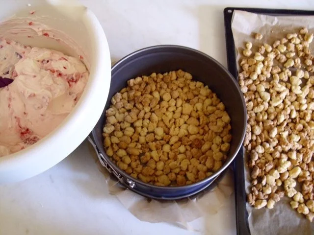 Rezept: Kuchen/Torten...MINI Knusper-Himbeer-Torte "light" Bild Nr. 3 Kuchen/Torten...MINI Knusper-Himbeer-Torte "light" - Rezept - Bild Nr. 3