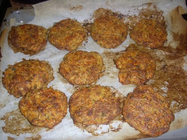 Gemüse-Hack-Frikadelen mit Joghurt-Minzsoße - Rezept - Bild Nr. 6