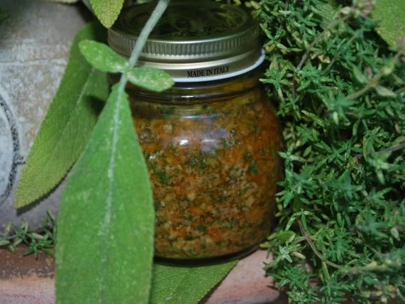 Rezept: 6-Kräuter-Pesto 6-Kräuter-Pesto - Rezept