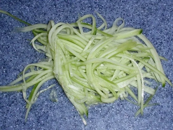 Hack-Gemüse-Auflauf mit buntem Salat - Rezept - Bild Nr. 12