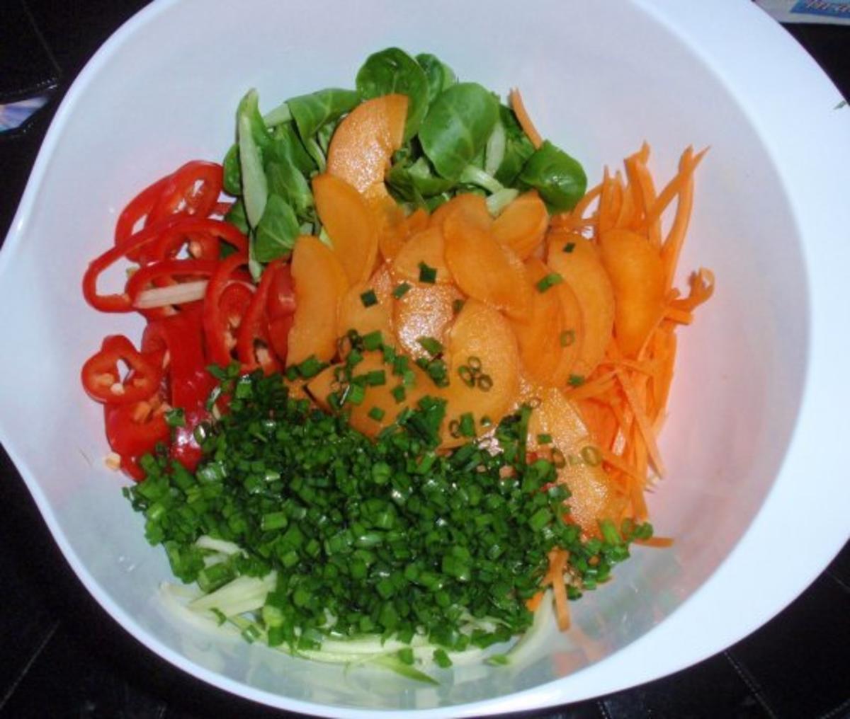 Hack-Gemüse-Auflauf mit buntem Salat - Rezept - Bild Nr. 19