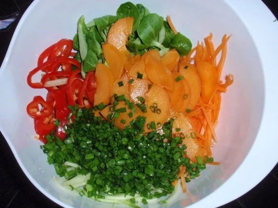 Hack-Gemüse-Auflauf mit buntem Salat - Rezept - Bild Nr. 19