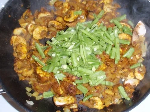 Rezept: Champignon-Gemüse-Nudel-Pfanne Bild Nr. 3 Champignon-Gemüse-Nudel-Pfanne - Rezept - Bild Nr. 3