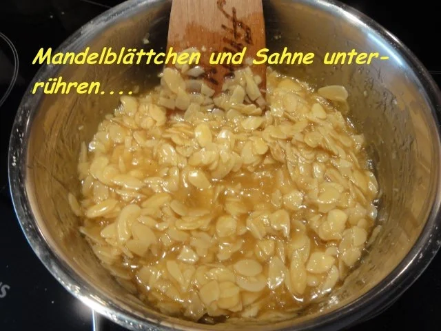 Hefe:    MANDEL - BUTTERKUCHEN - Rezept - Bild Nr. 4