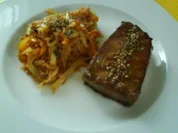 Teriyakithunfisch mit süß saurer Glasnudel-Gemüsepfanne aus dem Wok - Rezept