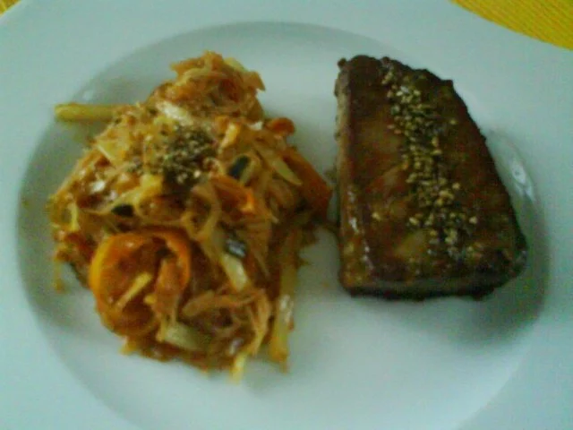 Teriyakithunfisch mit süß saurer Glasnudel-Gemüsepfanne aus dem Wok - Rezept - Bild Nr. 2