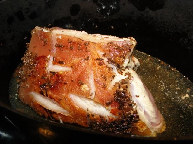 Schweinekrustenbraten mariniert NT  mit Jaromakohl - Rezept - Bild Nr. 2